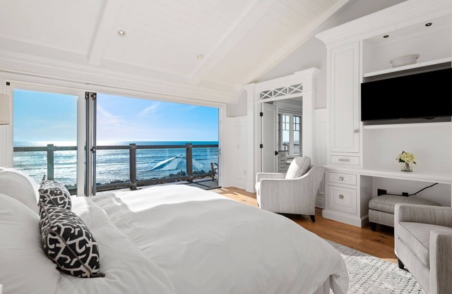 Beachfront at Seacliff