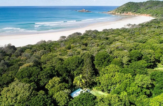 Ambiente relajado de playa con estilo lujoso: para los amantes de la relajación y el romance