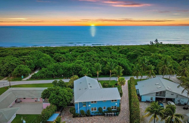 Sunny Beach Flat | 2BR Hidden Gem w/ Ocean Access