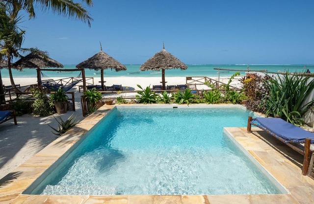 Beachfront Villa Thamani with Private Pool and Beach ZanzibarHouses