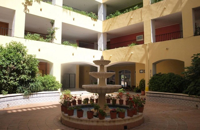 APCOSTAS - San Antonio: Appartement 3 Chambres, 1ère Ligne de Plage, Piscine, Calme, Proche Centre