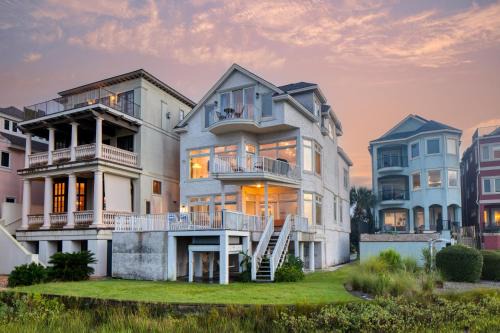 Beachwalk by AvantStay Hilton Head Oasis Steps from Singleton Beach