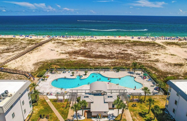 Beachy Gulf Shores Condo w/ Pool, Walk to Shore!