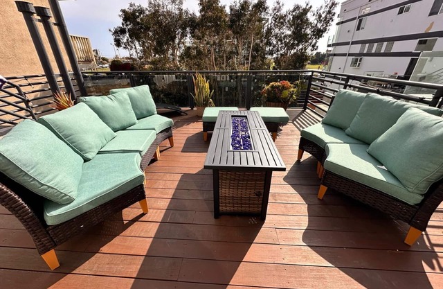 Beachy Private Get-a-way!! 2 Bed 2 Bath HOT Tub!!!