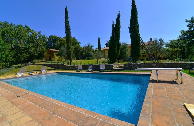 Casa de vacaciones privada con piscina privada, WIFI, TV, patio, vista panorámica, aparcamiento
