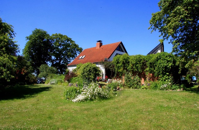 Bonita casa y bonito jardín