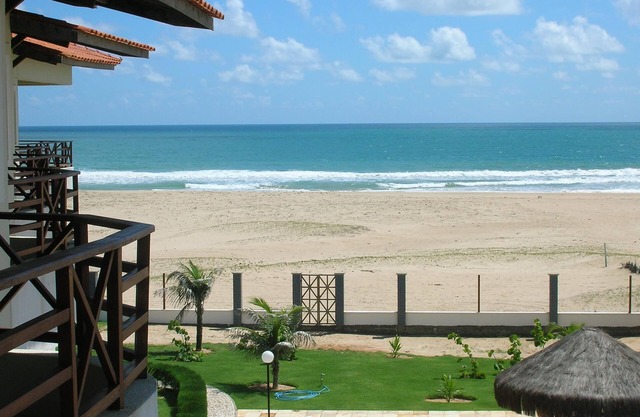 Hermoso nuevo 1 dormitorio condominio frente al mar en Playa de arena blanca