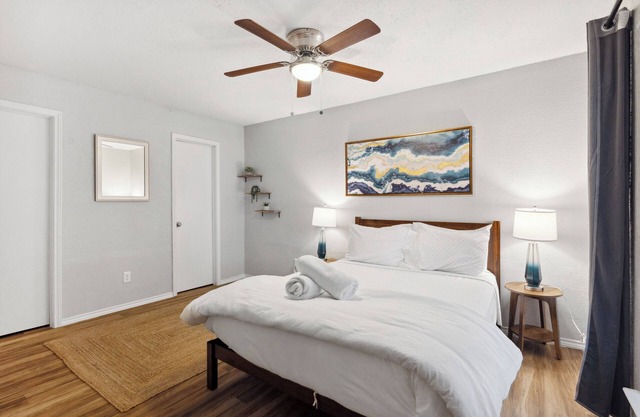 Beautiful 1BD/1BA in University Hills 9235