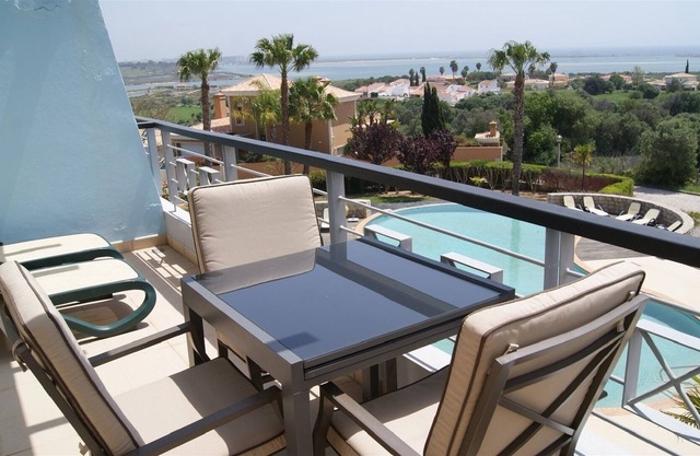 Apartamento de 2 habitaciones con vistas al mar
