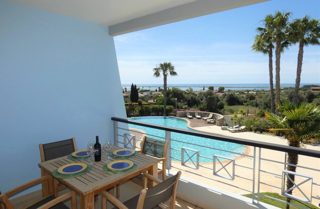 Apartamento de 2 habitaciones con vistas al mar Cerca del golf para 4 personas