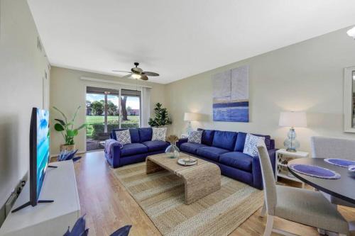 Beautiful 2 bedroom condo w/Golf Membership Included