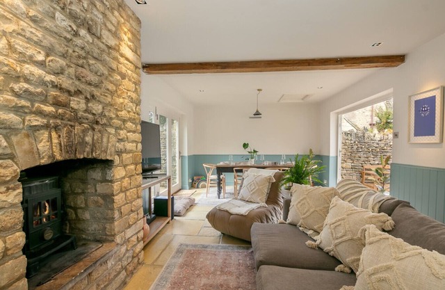 Beautiful 2 Bedroom Cottage in the Cotswolds