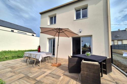 Beautiful 3 bedroom house close to the sea