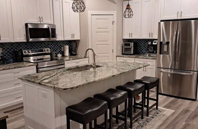 Beautiful 3-BR townhome with WiFi, AC, W/D, plunge pool on North Padre Island