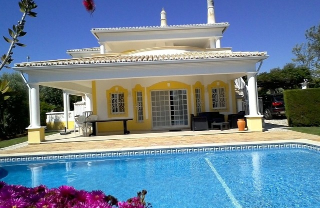Hermosa villa de 4 dormitorios en el Alto Golf