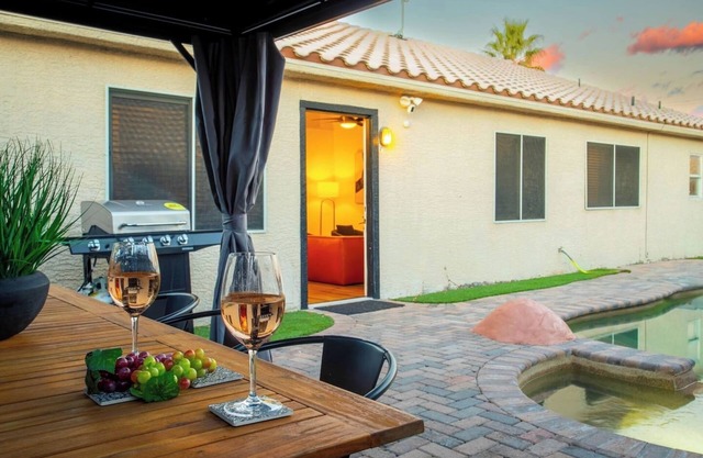 Beautiful 5 BD Home with pool