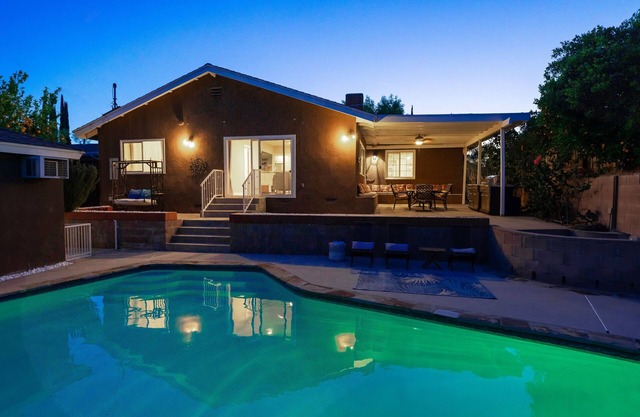 Beautiful 5BDR Home in an Upscale Neighborhood