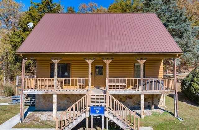 Beautiful 6 Bedroom Cabin with Hot Tub and a Lakeview of Dale Hollow Lake #12