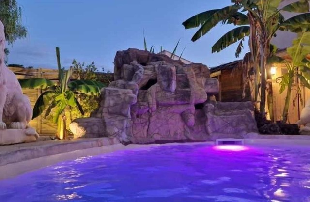Beautiful air-conditioned villa with all comforts, private swimming pool with cascading rock,...