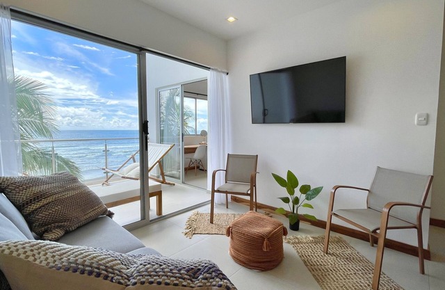 Beautiful and Relaxing Beachfront Apartment in Costa Rica 🍹☀️ 🌊