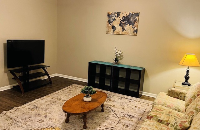 Beautiful and roomy 3 bedroom 2.5 bath in quiet & safe neighborhood