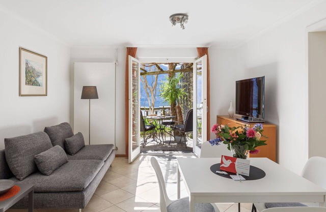 Acogedor apartamento con WIFI, TV, patio, mascotas permitida, vista panorámica y aparcamiento