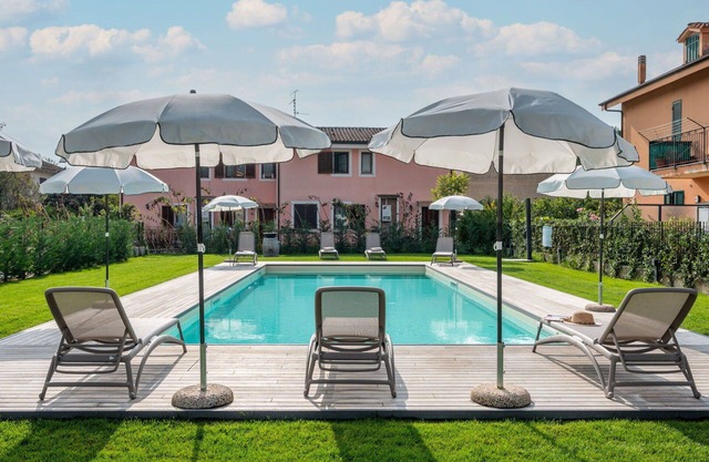 Hermoso apartamento para 4 personas con WIFI, piscina, A/C, TV, terraza y aparcamiento
