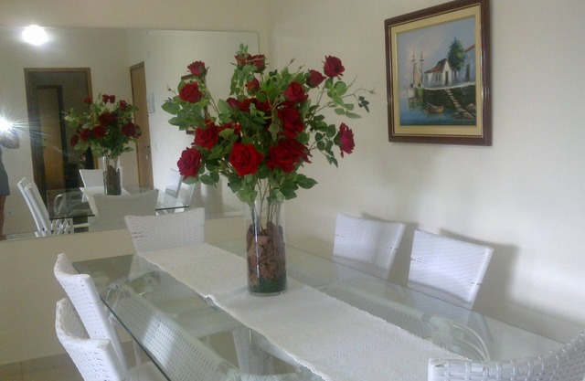 Apartamento en la Playa Grande con balcón gourmet y vistas al mar.