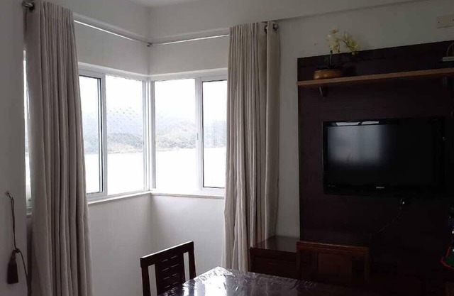 Precioso apartamento, con vistas al mar en Ponta da Praia con Acceso a Internet