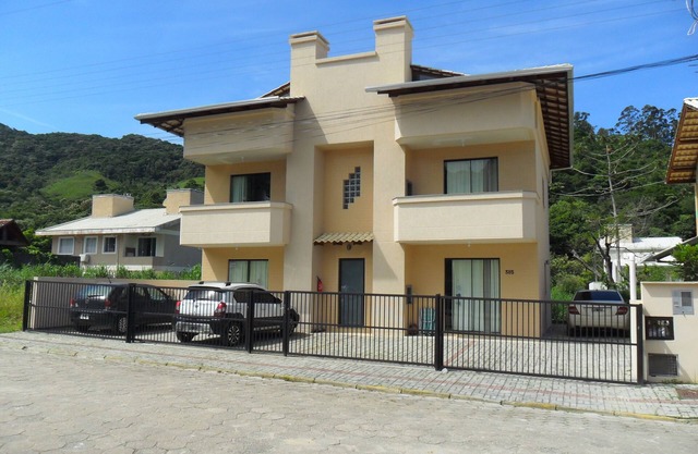 HERMOSA RESIDENCIAL DE BAHÍA Apartamentos de 1, 2 y 3 habitaciones Esquina de enebros-Bombinhas