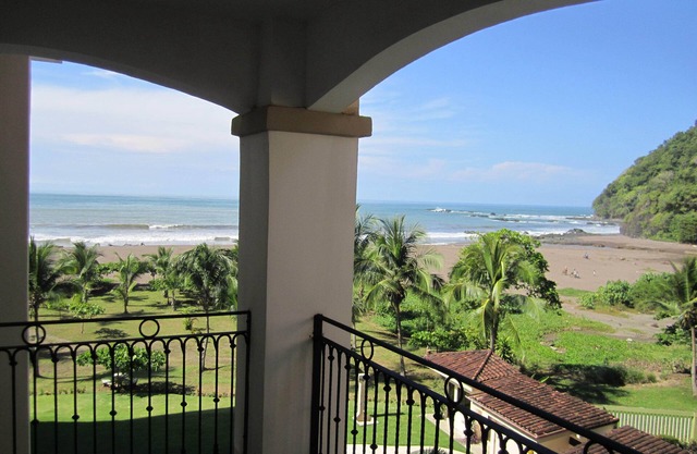 Beautiful Beach Front Ocean View Condo