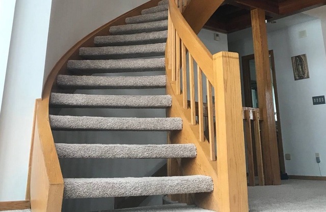 Hermosa casa tipo cabaña con estanque en la ciudad