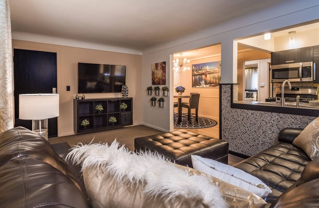 ¡HERMOSA! ¡Los apartamentos de estancia prolongada favoritos de Cincinnati!