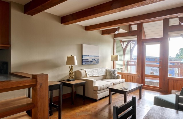 Whisky Landing-Precioso condominio ubicado en el coraz��n de Ucluelet, al lado del acuario Ucluelet. Capacidad para 4