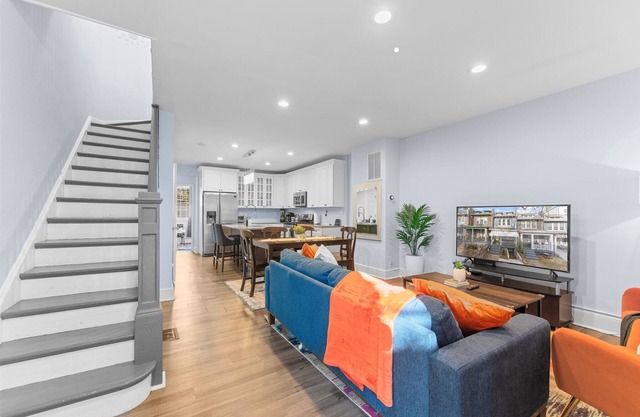 Hermosa DC RowHouse en un vecindario tranquilo y seguro