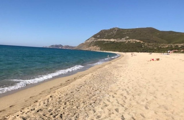 Hermoso Duplex 6 per, terraza, piscina, 500 m de la playa LOZARI, tiendas 50m
