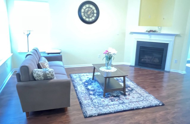 Beautiful end unit vacation home for short term rental with adequate sunlight.