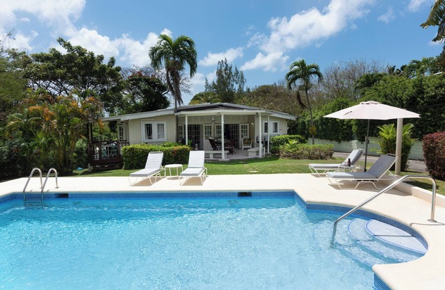 Beautiful family villa in a secluded location just 4min walk from Mullins beach