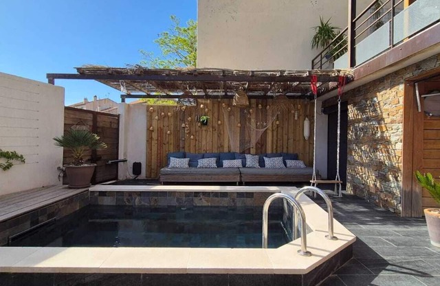 Hermosa casa de pueblo, 8 personas, piscina exterior / piscina, a 10 minutos de las playas de Cassis y La Ciotat