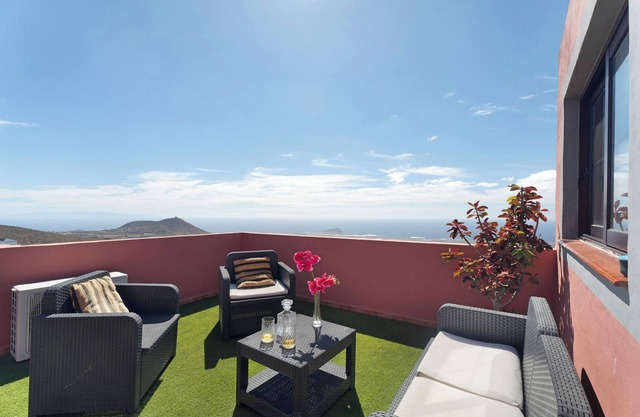 Hermosa casa Casa Alberto Santos con terraza en la azotea, vistas a la montaña y al mar y Wi-Fi