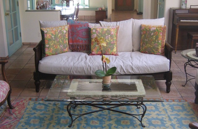 Hermosa casa, a 1/2 cuadra del océano, con piscina, jardín, detalles artesanales