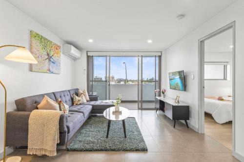 Beautiful Home close to Shopping Mall and Train Hornsby