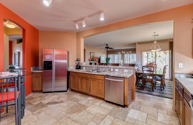 Beautiful home in a gated community on a golf course, w