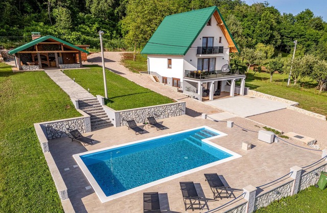 Hermosa casa en Musaluk