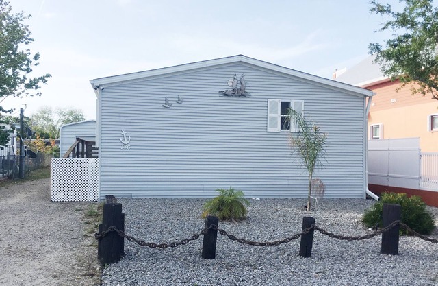 Hermosa casa con muelle cerca de la laguna Mosquito