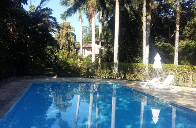 Hermosa casa en comunidad cerrada con amplia área de recreación, cancha de tenis.