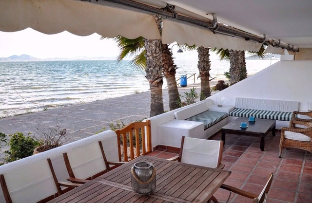 Preciosa casa en La Manga El pedruchillo. Primera línea playa garaje y piscina