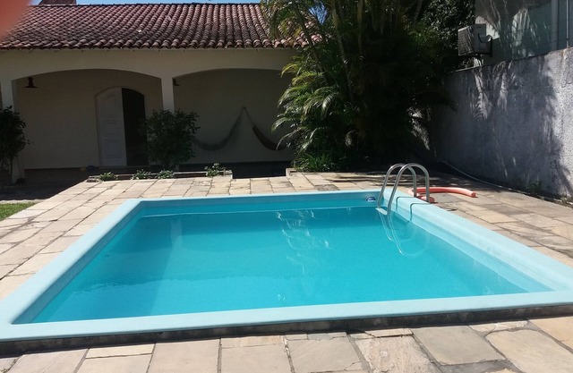 Hermosa casa con piscina y barbacoa.
