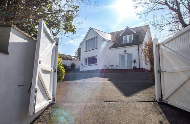 IMPRESIONANTE CASA CON VISTAS AL MAR EN ABERPORTH. 10 MINUTOS DE WALK BEACH