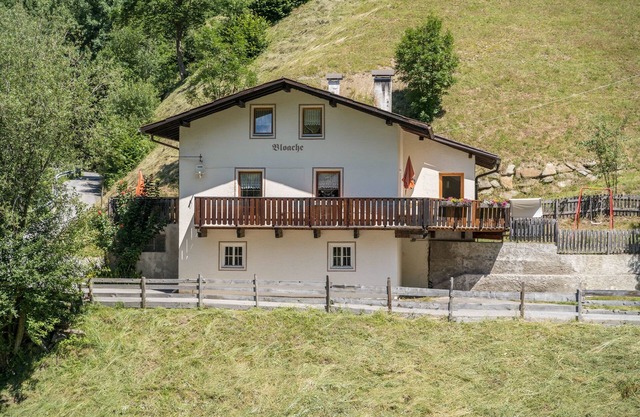 Preciosa casa de vacaciones "Ferienhaus in der Blaiche" con vistas a la montaña.